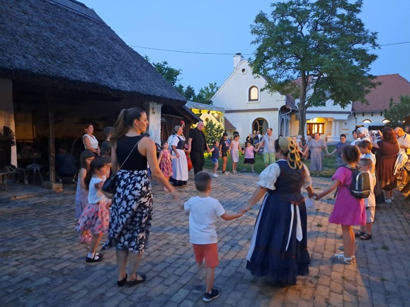 2023.-julius-18.-Jaszberenyi-Hagyomanyorzo-Egyuttes-tanchaz